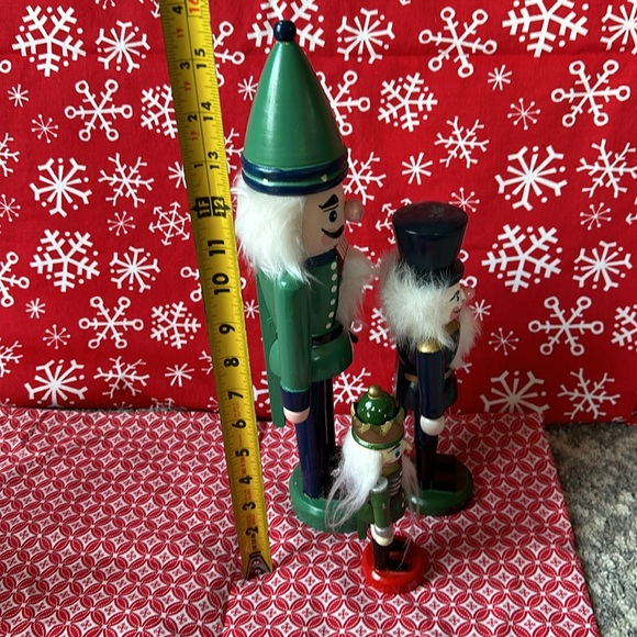 3 Wooden Christmas Nutcrackers - Picture 7 of 7
